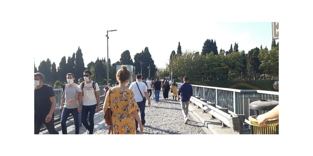 Metrobüslerde Dikkat Çeken Yoğunluk