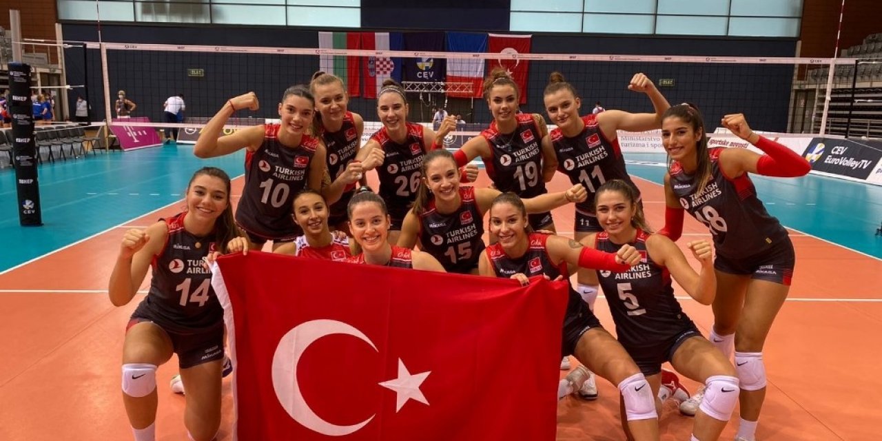 19 Yaş Altı Genç Kız Voleybol Milli Takımı, Avrupa Şampiyonası’nda Yarı Finalde