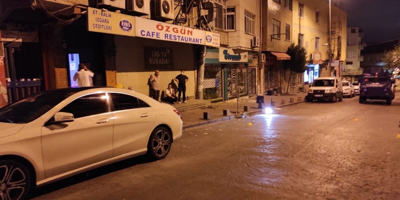 Beyoğlu’nda İş Yerine Ve Lüks Bir Araca Silahlı Saldırı