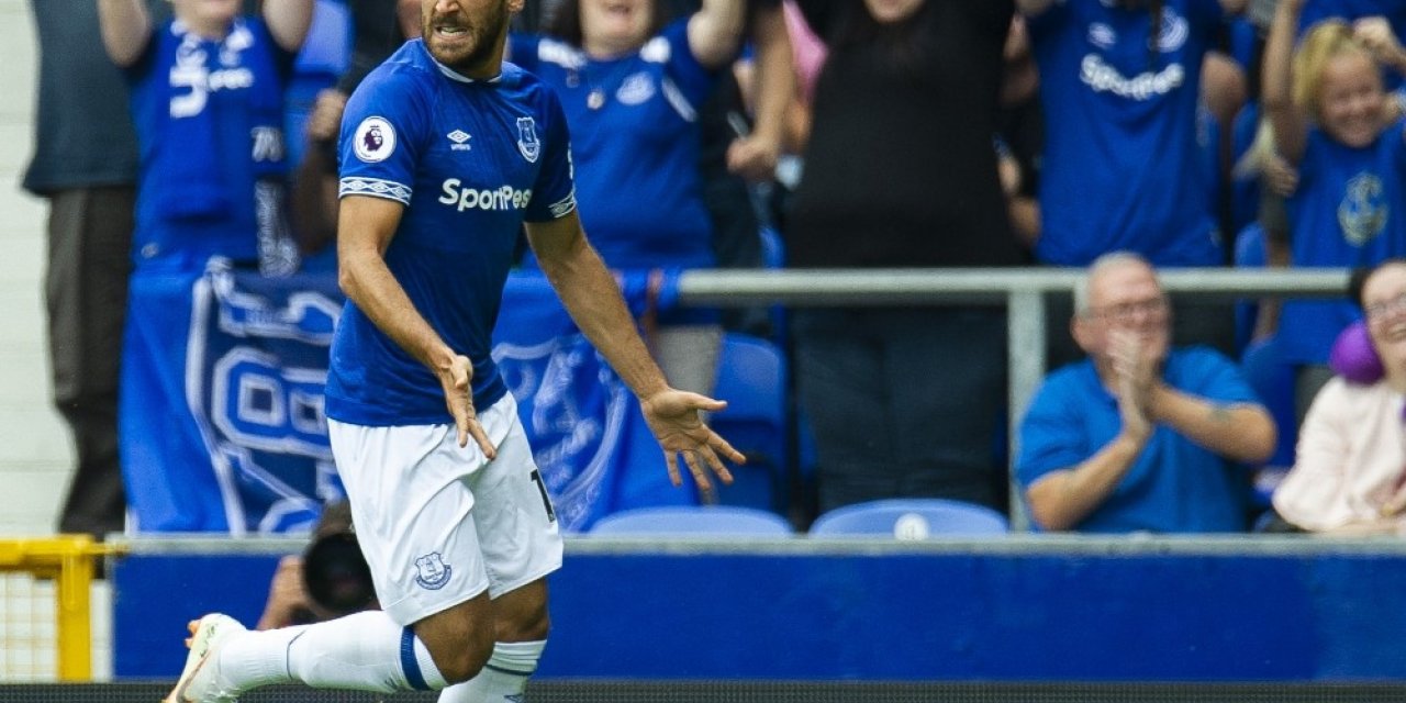 Emre Belözoğlu, Cenk Tosun İçin Görüşmelere Başladı