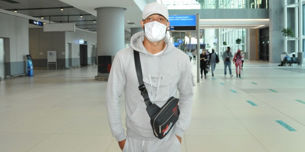 Lewis Baker İstanbul’da