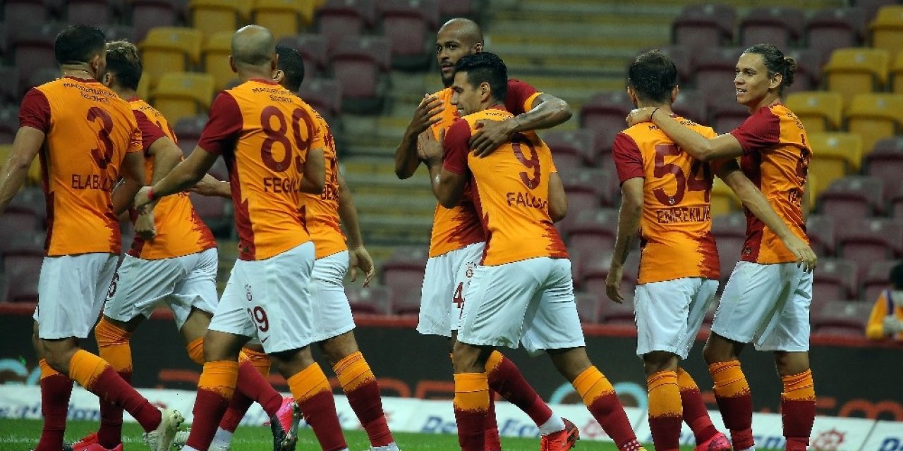 Galatasaray’da Moraller Yerinde