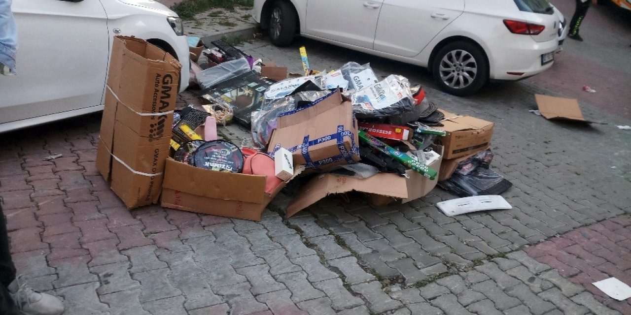 Kağıthane’de Yokuşu Çıkamayan Minibüs Devrildi: 1 Yaralı