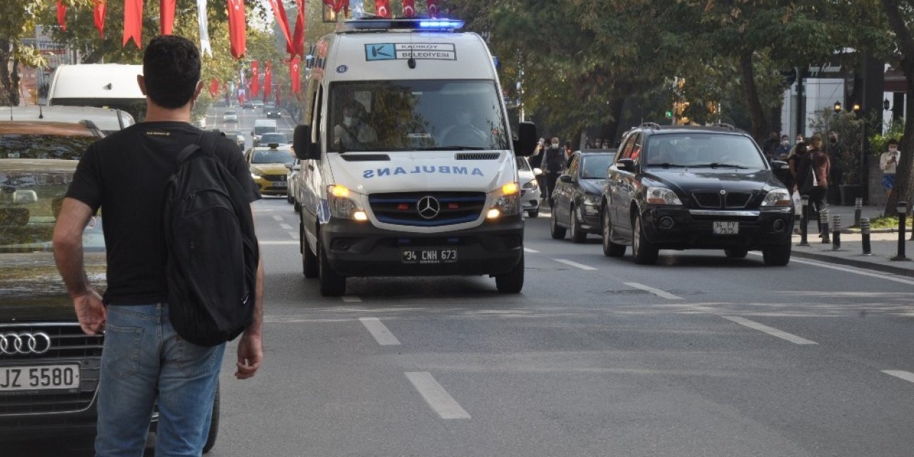 Kadıköy’de Korona Virüse Ambulansla Farkındalık