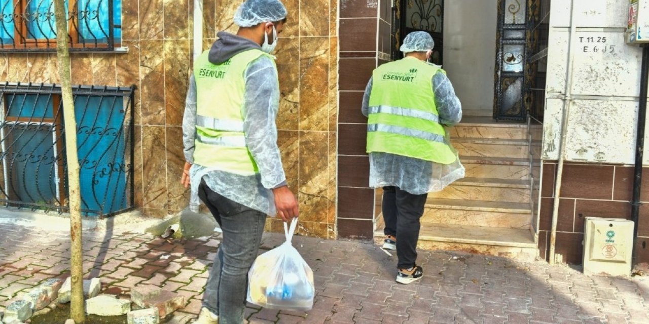 Esenyurt’ta Covid Tedavisi Görenlere Gıda Yardımı