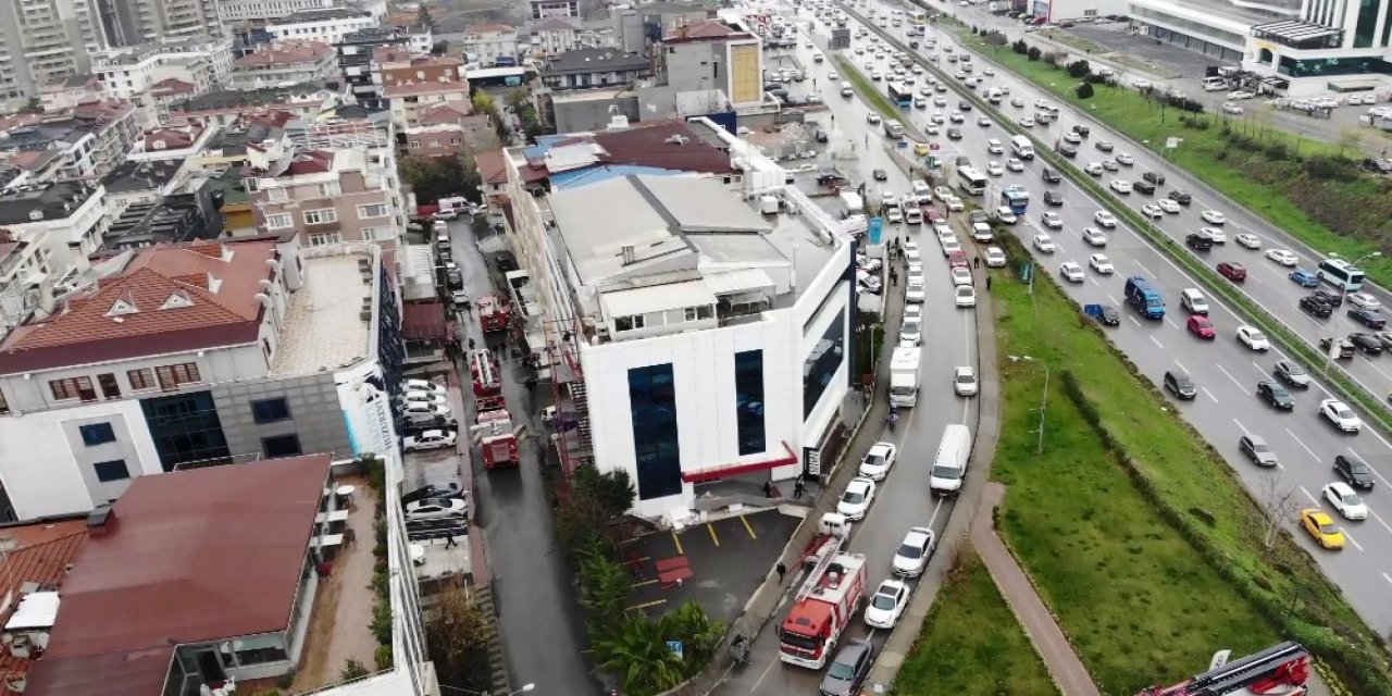 Maltepe’de Yangının Çıktığı Hastane Havadan Görüntülendi