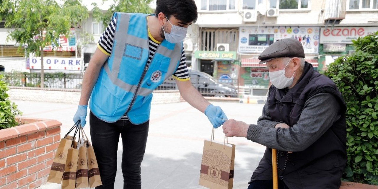 Kağıthane’de 4 Milyondan Fazla Maske Ve Kolonya Ücretsiz Dağıtıldı