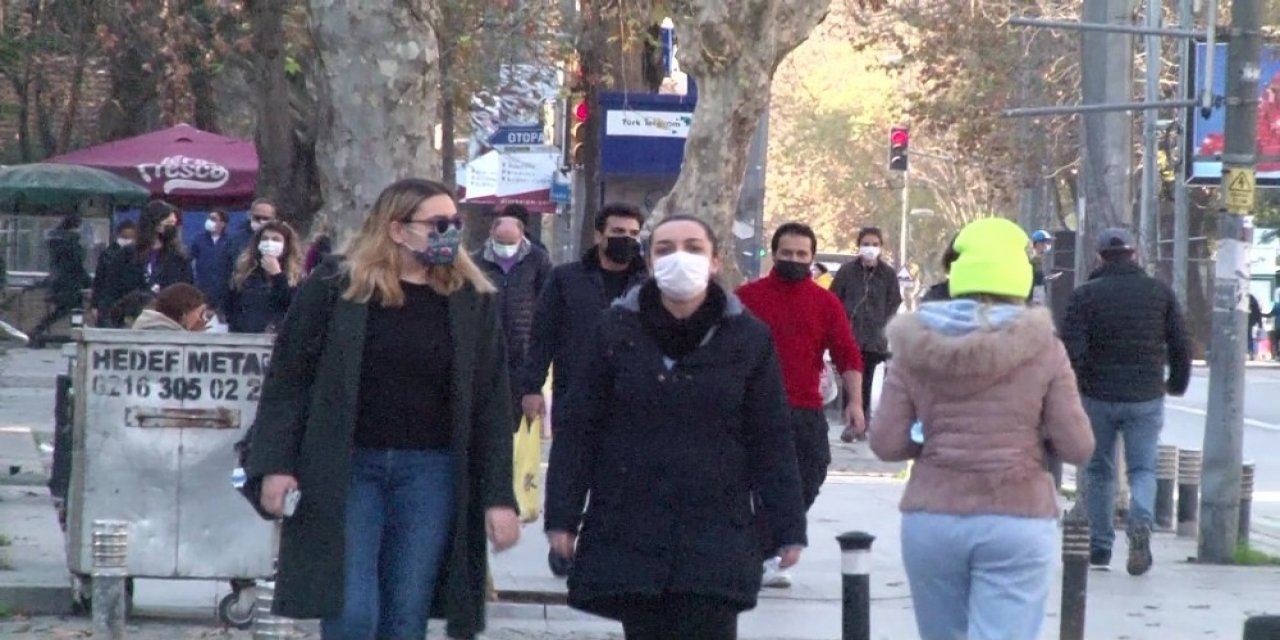 Kısıtlamaya Rağmen Bağdat Caddesi’ndeki Yoğunluk Pes Dedirtti