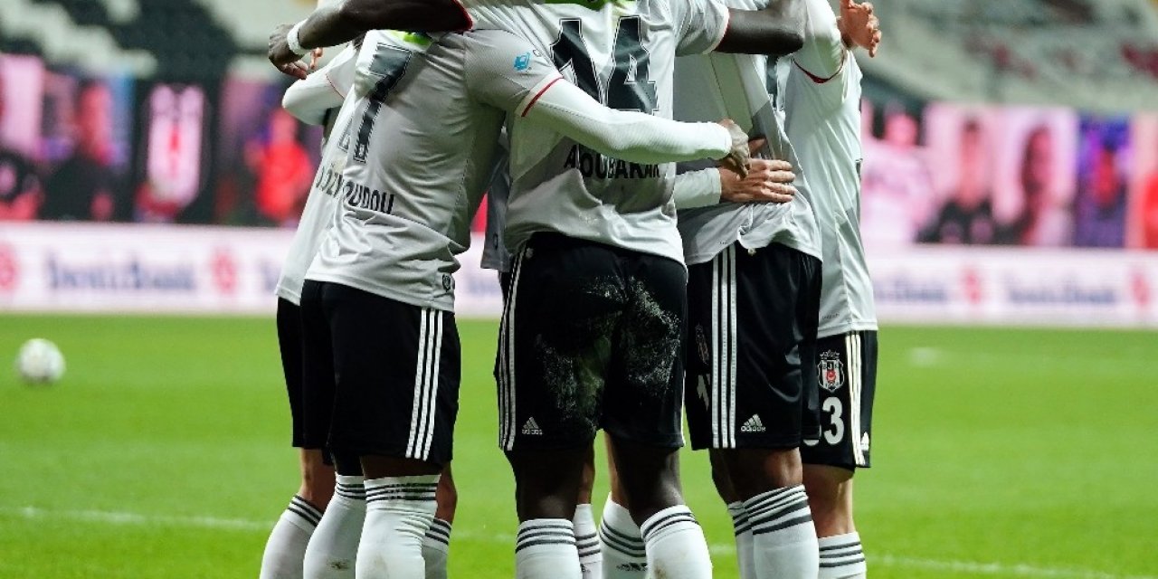 Beşiktaş’a Arkadaşlıkla Gelen Liderlik