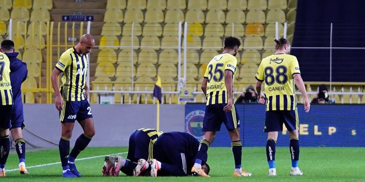 Süper Lig: Fenerbahçe: 1 -aytemiz Alanyaspor: 0 (ilk Yarı)