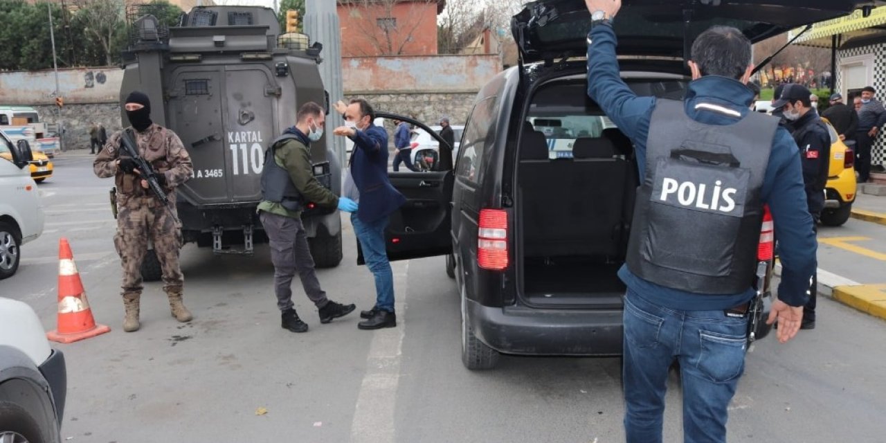 Şişli’deki Özel Harekat Destekli Denetimde 9 Şüpheli Gözaltına Alındı