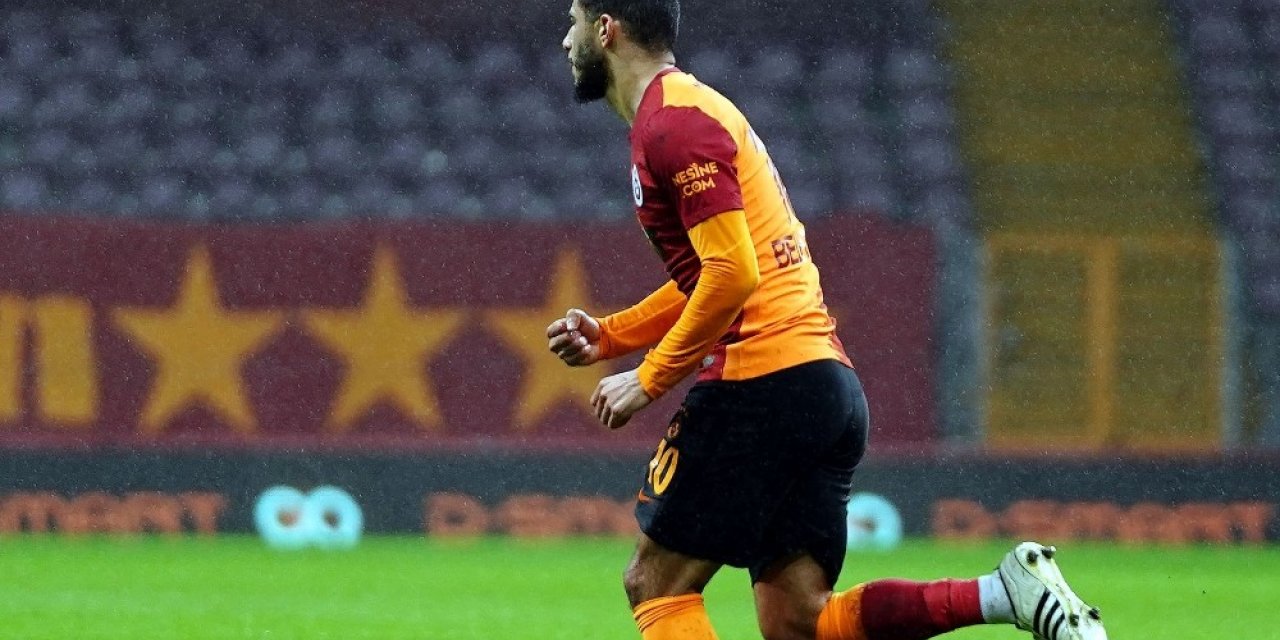 Belhanda Hat-trick Yaptığı Topu Aldı