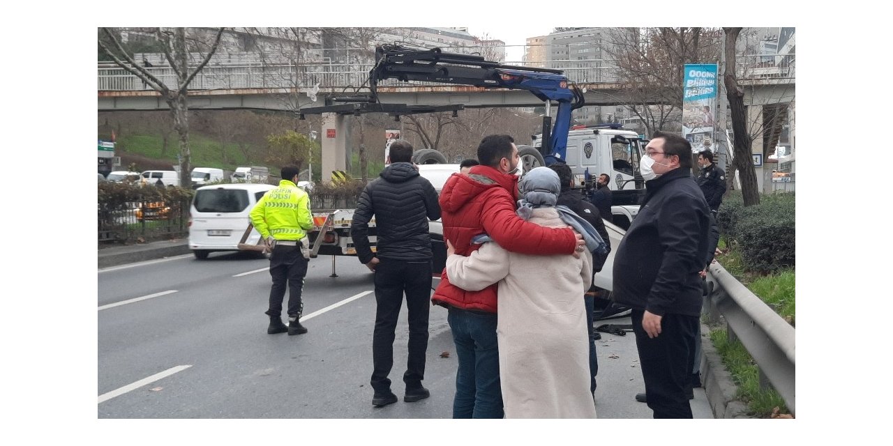 Beyoğlu’nda Araç Takla Attı: 1 Yaralı