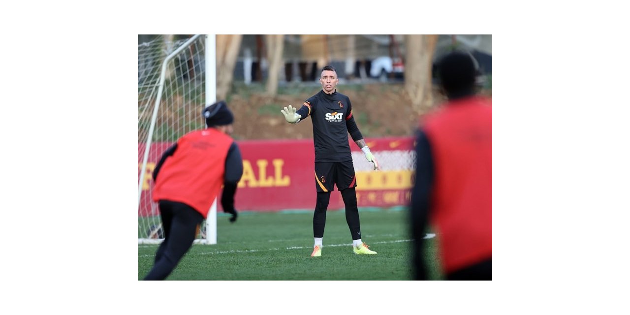 Galatasaray’da Muslera Ve Feghouli, Takımla Birlikte Çalıştı