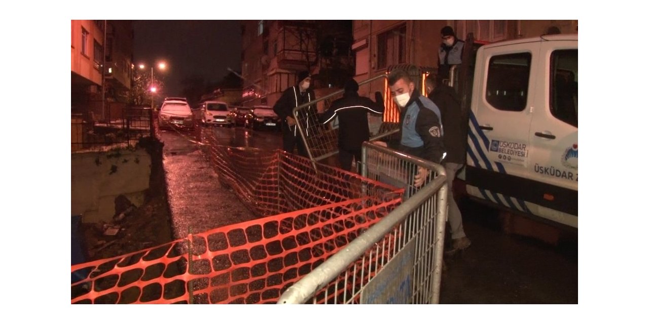 Üsküdar’da Kar Ve Yağmur Yağışı Nedeniyle İstinat Duvarı Çöktü