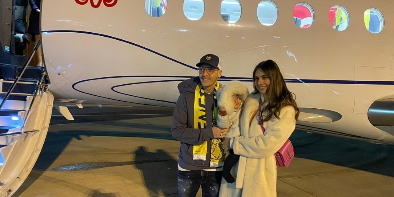 Mesut Özil, Fenerbahçe İçin Yola Çıktı