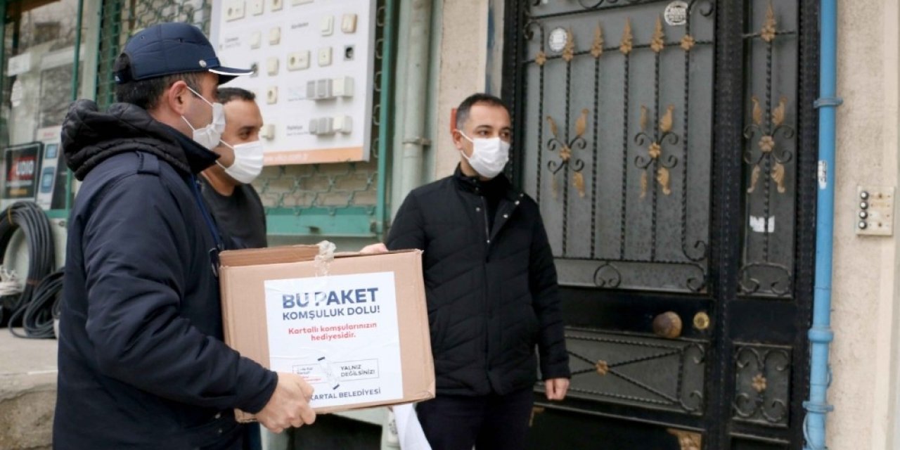 Kartal Belediyesi’nden Kahvehane Esnafına Erzak Desteği