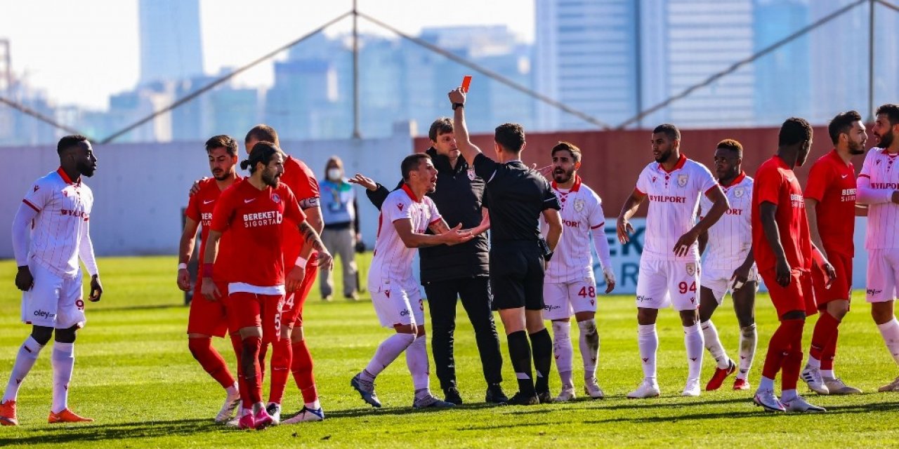 Ümraniyesporlu Futbolculardan Fair-play Örneği