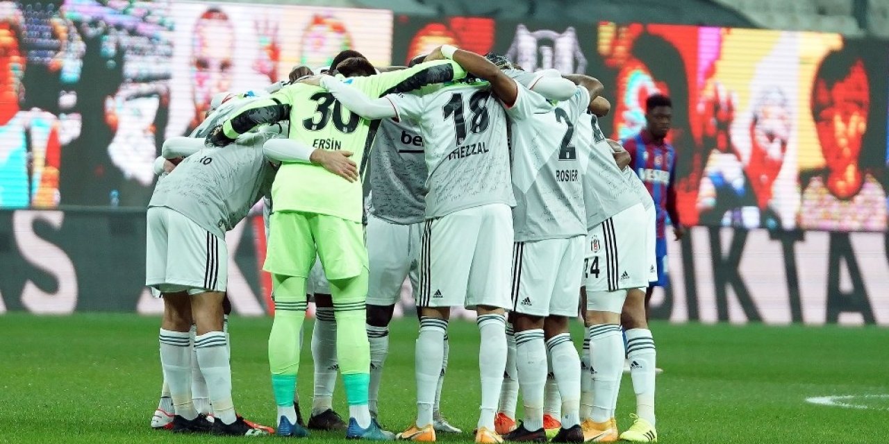 Beşiktaş Özel Formayla Sahada