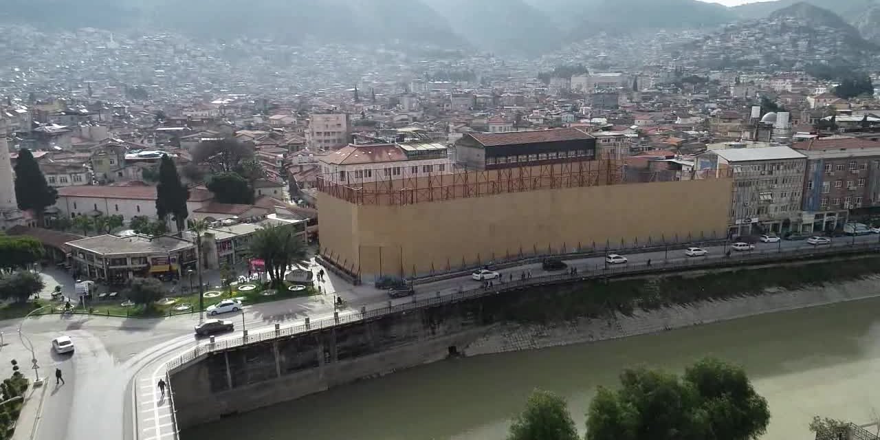 HATAY BÜYÜKŞEHİR'DEN ANTAKYA'YA KENT MEYDANI