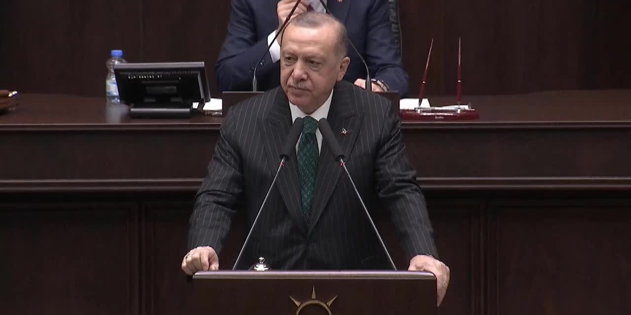 ERDOĞAN: YATIYORLAR KALKIYORLAR DAMAT… DAMAT KADAR TAŞ DÜŞSÜN BAŞINIZA