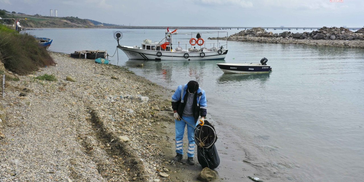 ADANA BÜYÜKŞEHİR'DEN 3 AYRI NOKTADA SAHİL TEMİZLİĞİ