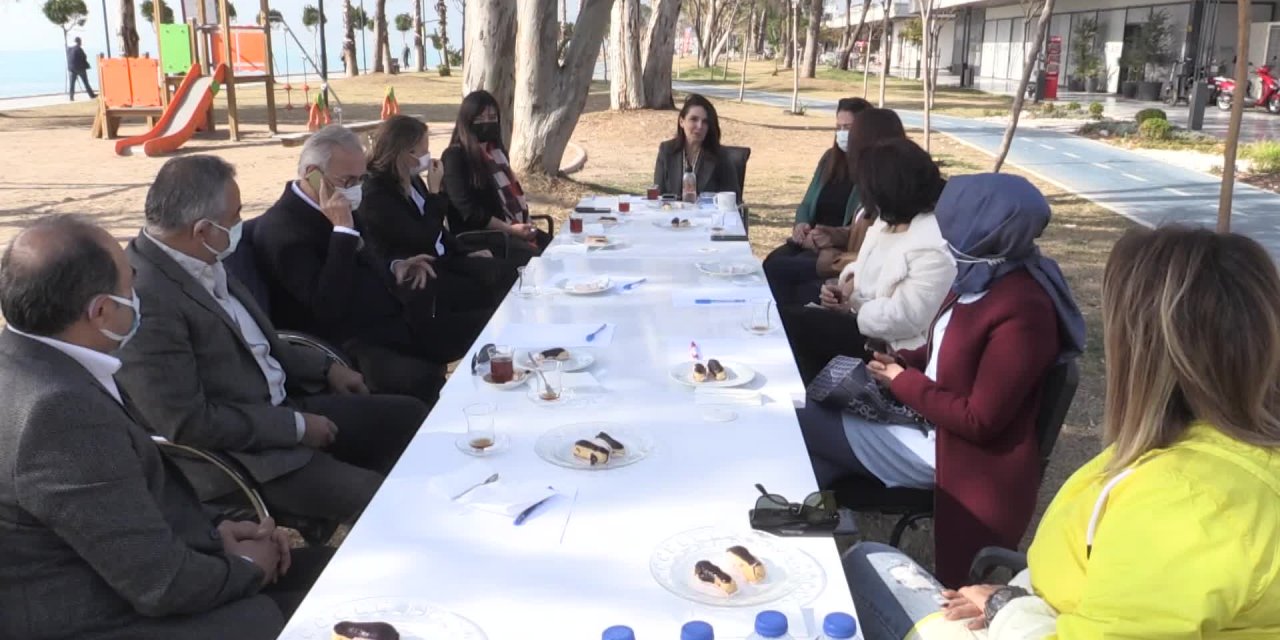 KONYAALTI SAHİLİ'NDE STK'LARDAN TESPİT ÇALIŞMASI