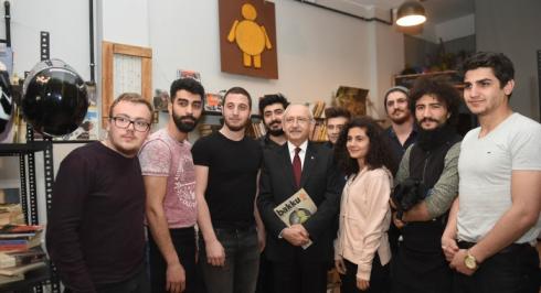 CHP GENEL BAŞKANI KEMAL KILIÇDAROĞLU SAMSUN BAKKU CAFE’DE GENÇLERLE BULUŞTU