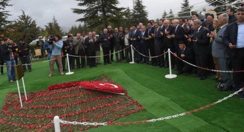 CHP GENEL BAŞKANI KEMAL KILIÇDAROĞLU’NDAN 9. CUMHURBAŞKANI SÜLEYMAN DEMİREL’İN KABRİNE ZİYARET