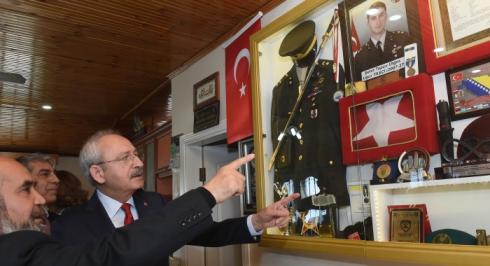 CHP GENEL BAŞKAN KEMAL KILIÇDAROĞLU, ŞEHİT ÜSTEĞMEN UĞUR TAŞÇI’NIN AİLESİNİ ZİYARET ETTİ