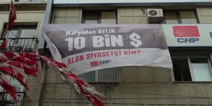 CHP’DEN BİR PANKART DAHA