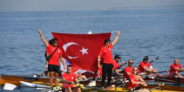 Maltepe sahilde özgürlüğe kürek çektiler