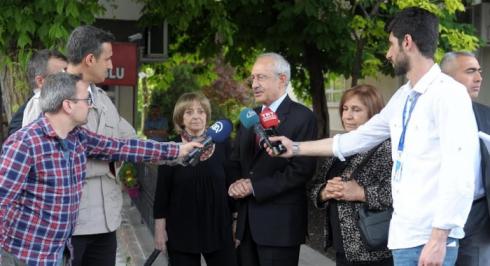 CHP GENEL BAŞKANI KEMAL KILIÇDAROĞLU, AFET İNAN’IN KIZI ARI İNAN’I ZİYARET ETTİ