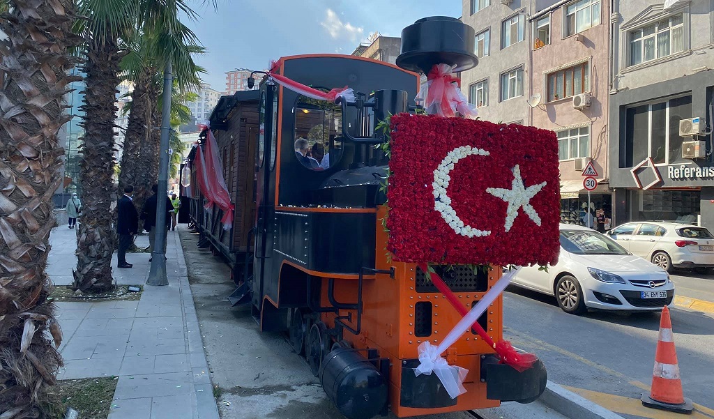 Kağıthane Treni, vatandaşların hizmetine açıldı