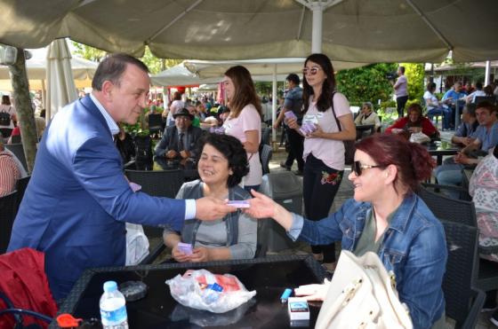 IŞIKLAR ANNELERİN GÜNÜNÜ KUTLADI