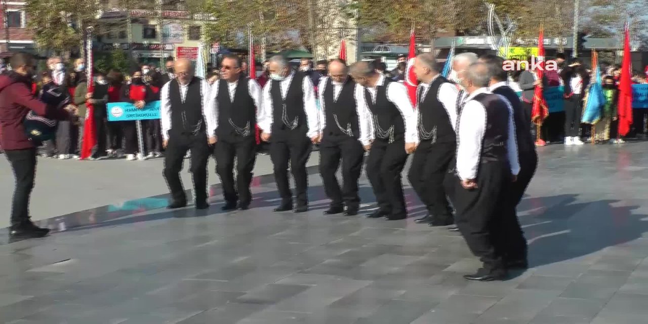 AKÇAKOCA'DA, 50 YAŞ ÜSTÜ "KARA ATMACALAR" CUMHURİYET BAYRAMI İÇİN FOLKLOR GÖSTERİSİ YAPTI