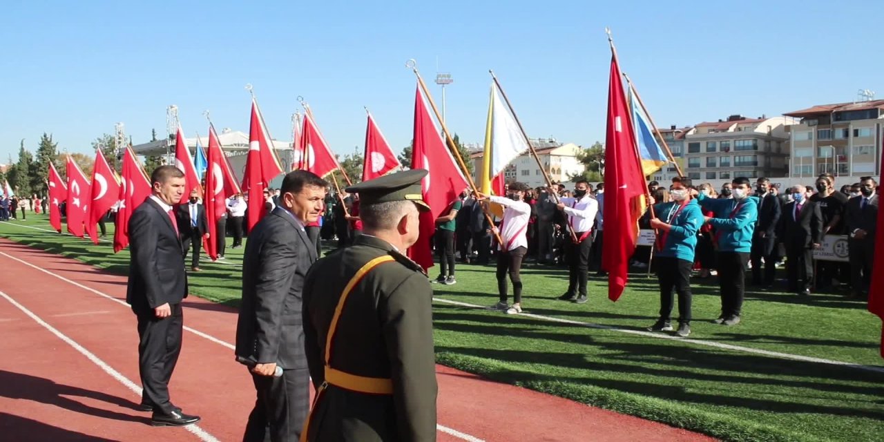 BURDUR’DA CUMHURİYET BAYRAMI KUTLANDI