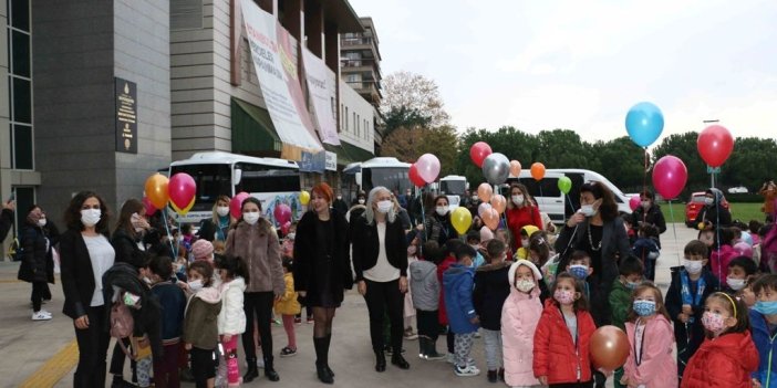 KARTAL BELEDİYESİ, "DÜNYA ÇOCUK HAKLARI GÜNÜ"NDE ÇOCUKLARI HAKLARI KONUSUNDA BİLGİLENDİRDİ