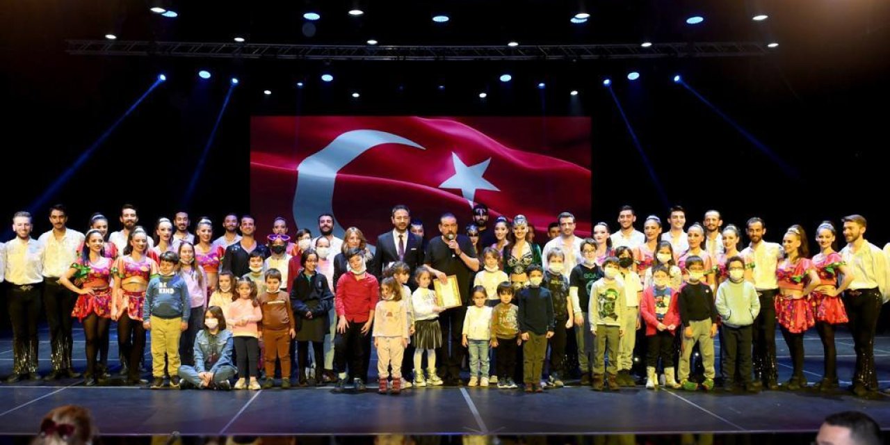 BEŞİKTAŞ’TA ANADOLU ATEŞİ ÖĞRETMENLER İÇİN SAHNE ALDI