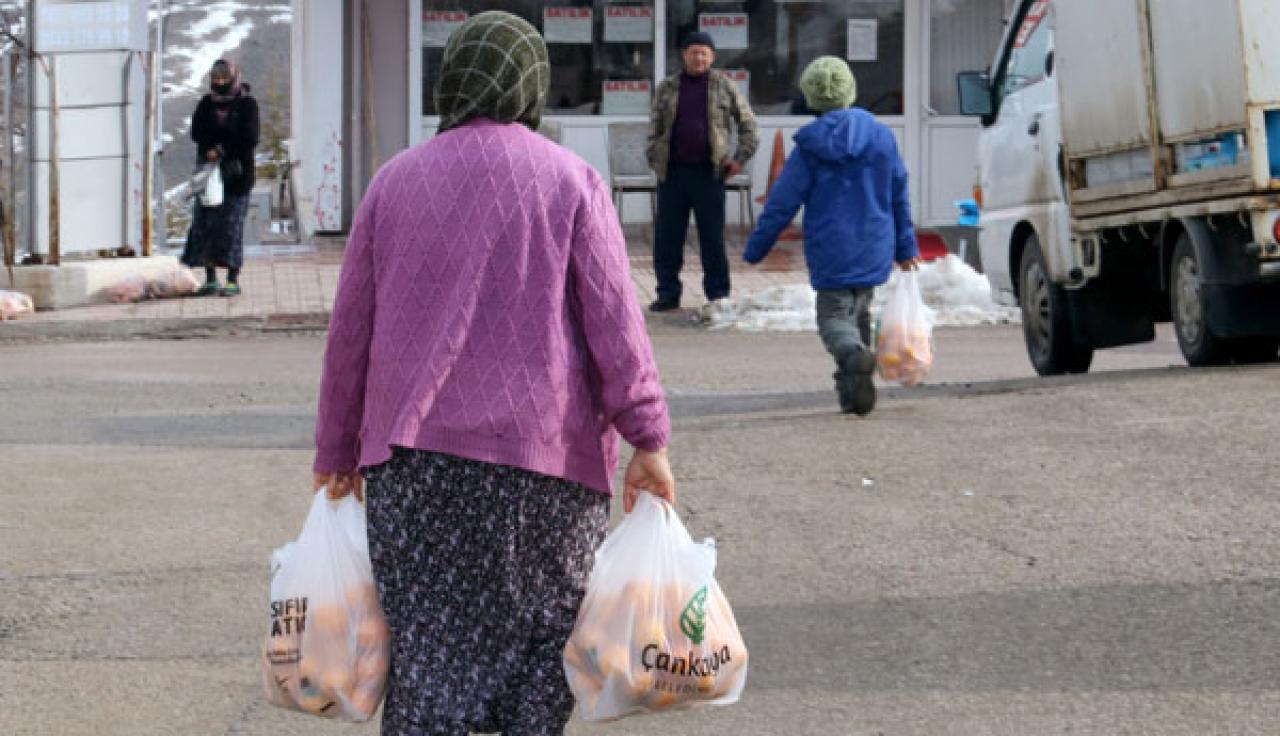 Dar Gelirli Ailelere 24 Ton Limon Dağıtıldı