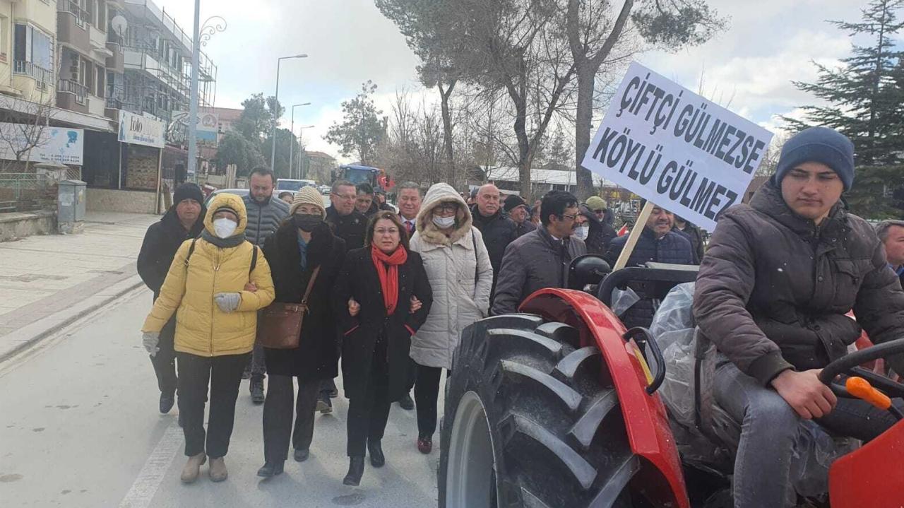 Gülizar Biçer Karaca, Üreticilerin Traktörlü Protestosuna Katıldı