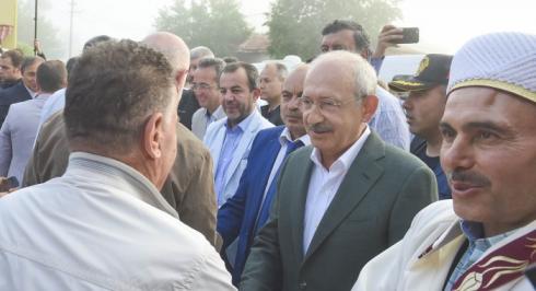 CHP GENEL BAŞKANI KEMAL KILIÇDAROĞLU, BAYRAM NAMAZINI BOLU’NUN KARAAĞAÇ KÖYÜNDE KILDI