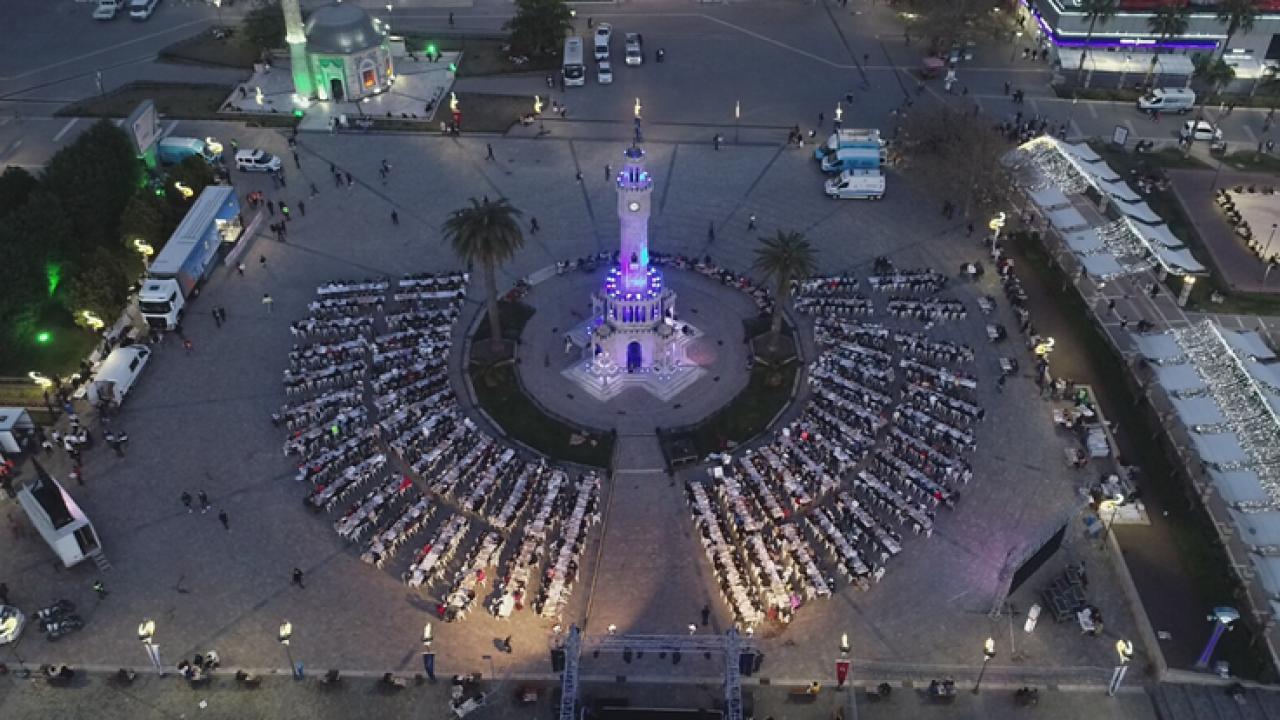 İzmir sofrası kuruldu