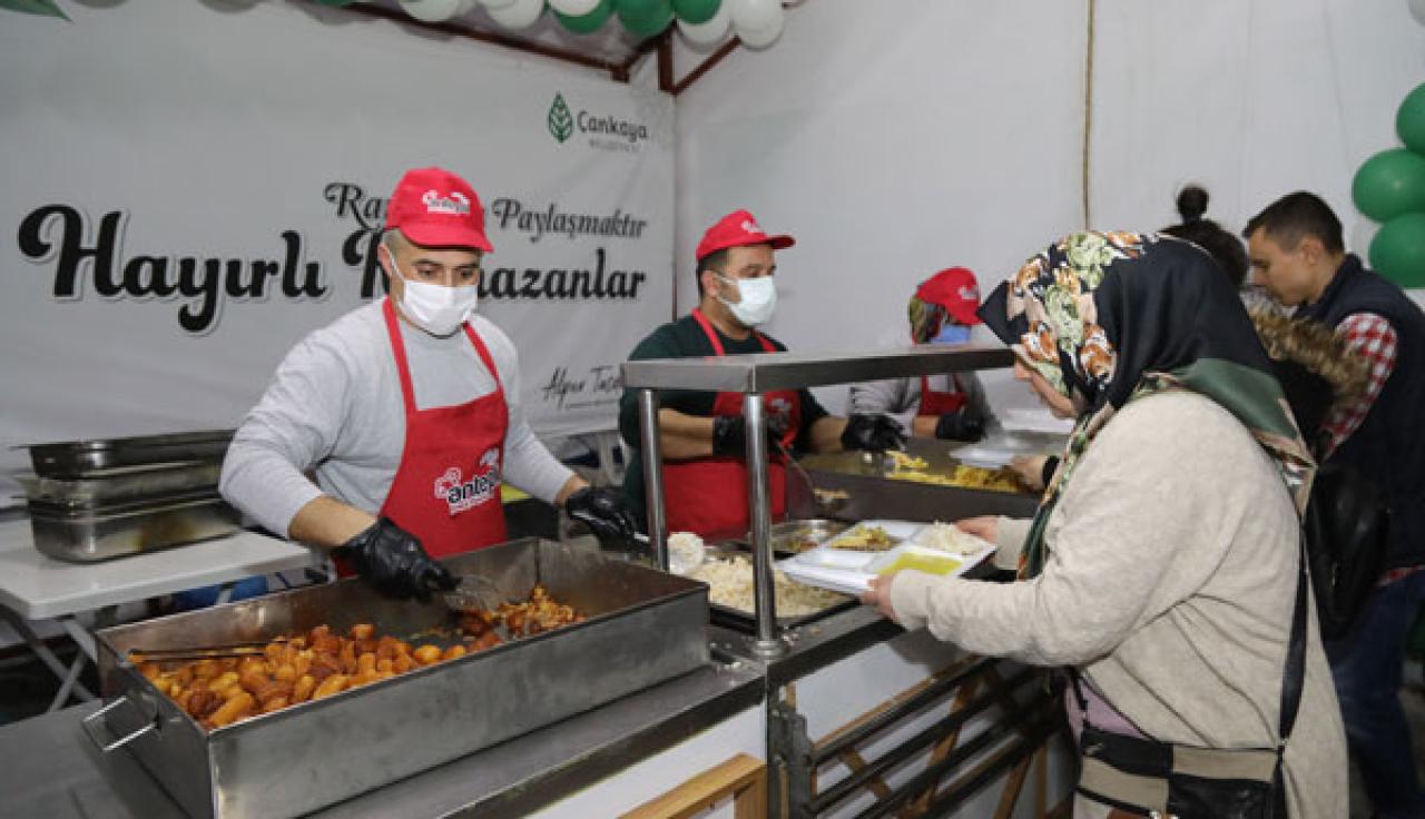 Büyük Çankaya Sofrasında İlk İftar