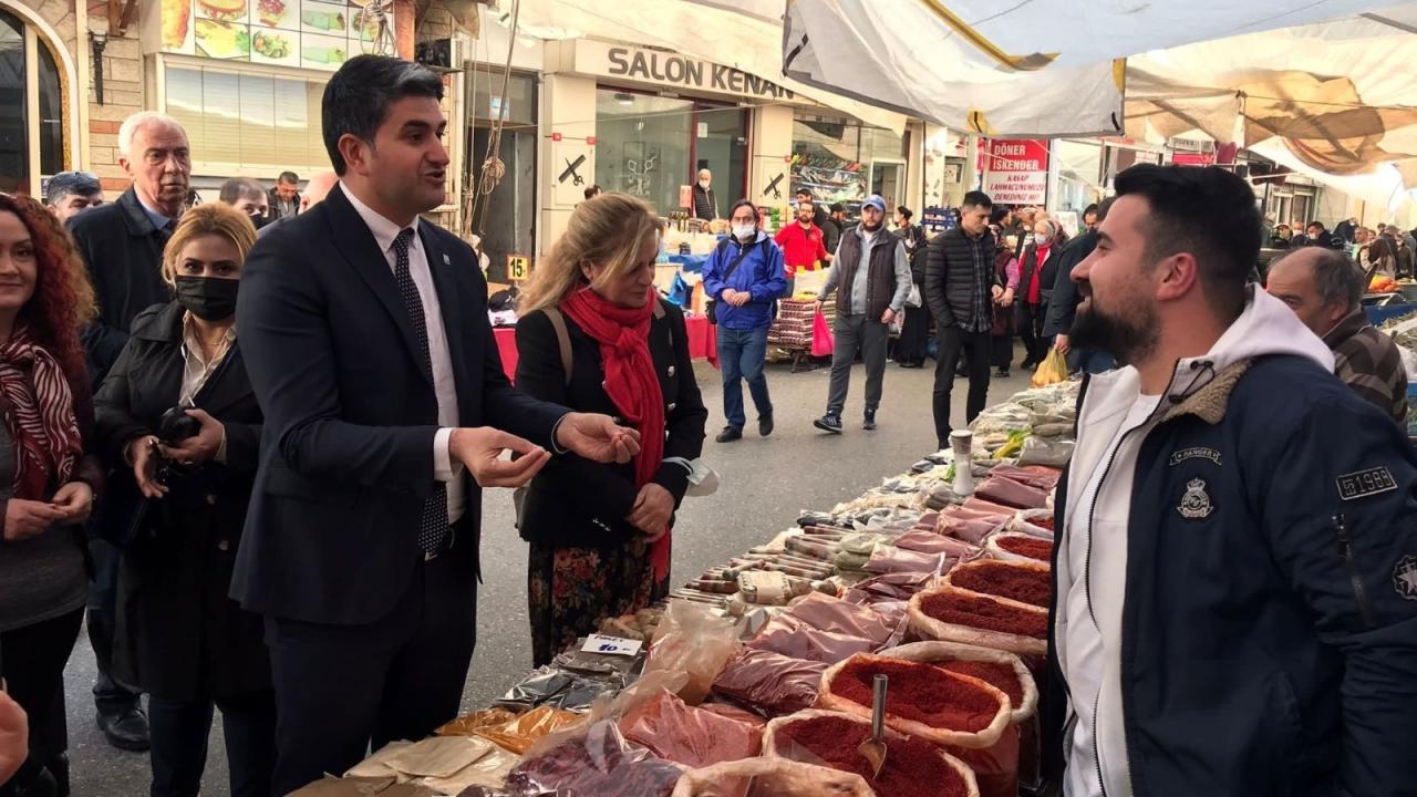 Onursal Adıgüzel: Akşam Pazarı Bile Cep Yakıyor