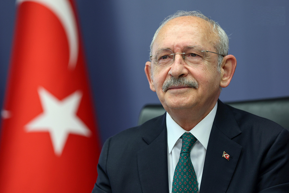 KILIÇDAROĞLU:  ANADOLU EFES CAMİASINI YÜREKTEN KUTLUYORUM