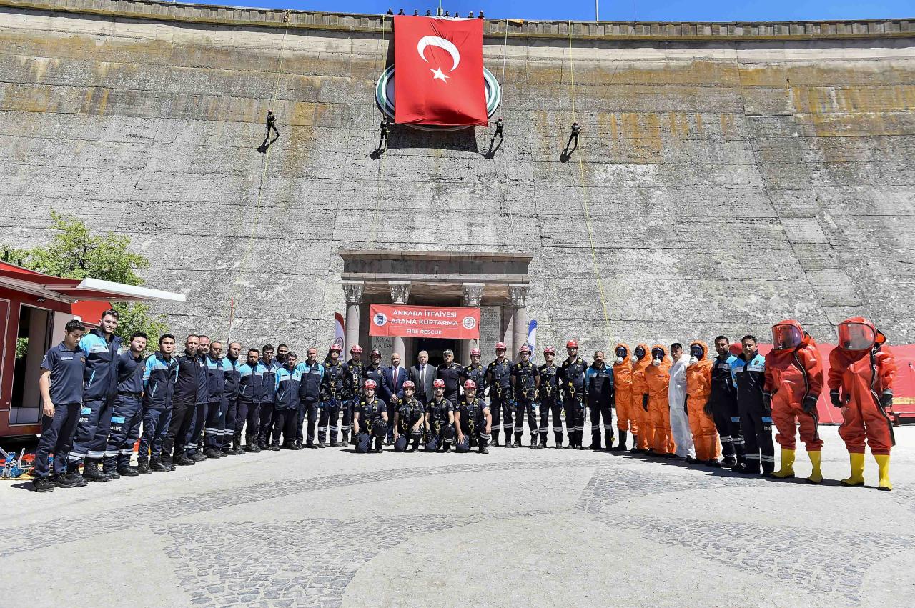 ANKARA İTFAİYESİ’NDEN GERÇEĞİNİ ARATMAYAN ARAMA KURTARMA TATBİKATI