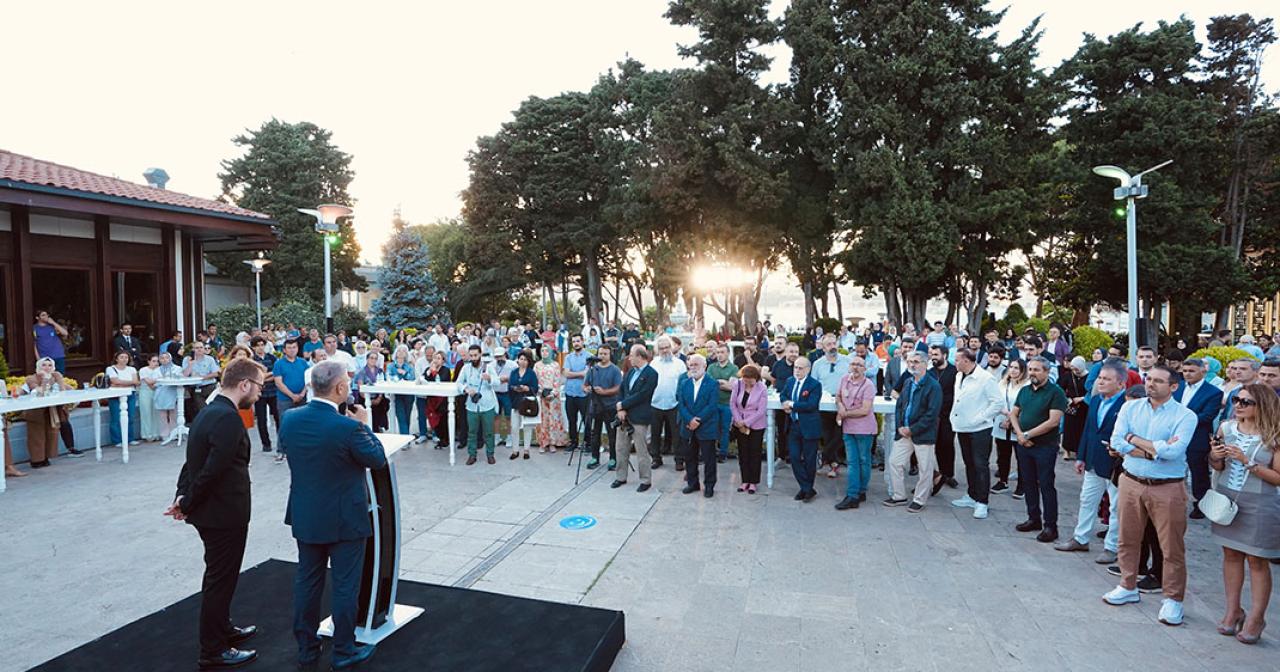 ÖMÜR AKKOR’UN RESİM KOLEKSİYONU SERGİSİ NEVMEKÂN SAHİL’DE