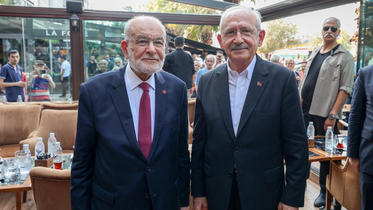 CHP Genel Başkanı Kemal Kılıçdaroğlu, Saadet Partisi Genel Başkanı Temel Karamollaoğlu’yla İzmir’de Bir Araya Geldi