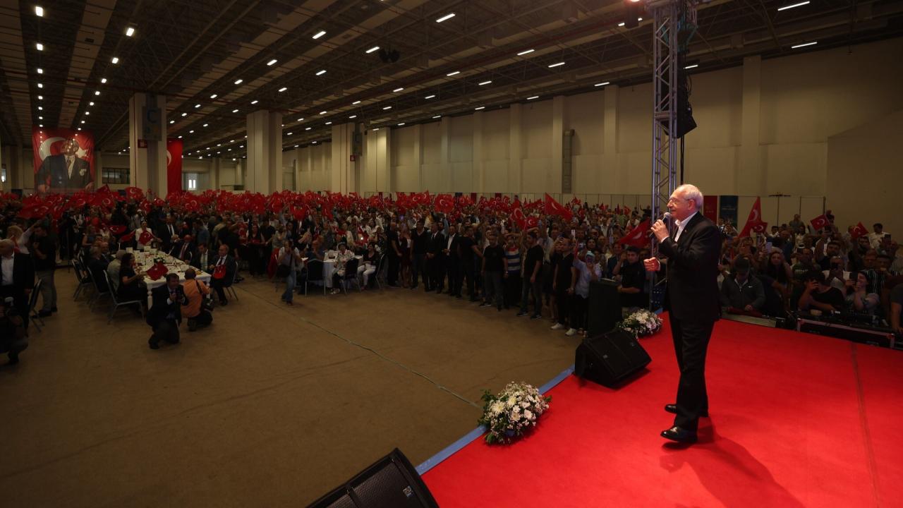 CHP Genel Başkanı Kemal Kılıçdaroğlu, İzmir’de Balkan ve Rumeli Buluşmasına Katıldı